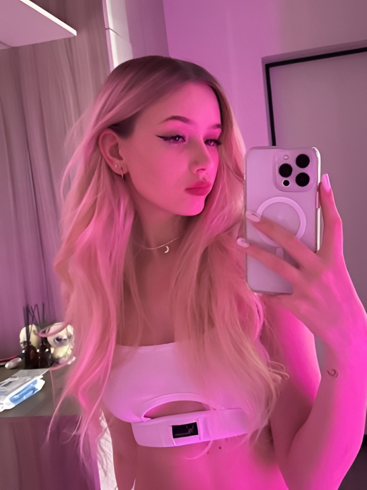 Лолита привлекальеная девушка из Курильск цена от 10000 руб