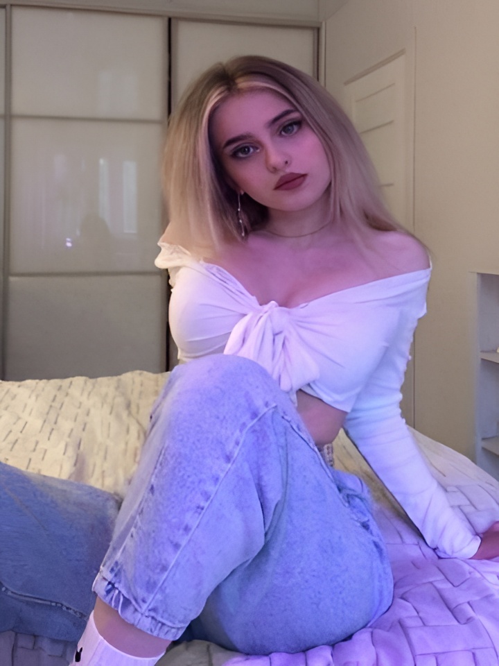 Роксана привлекальеная девушка из Курильск цена от 3000 руб