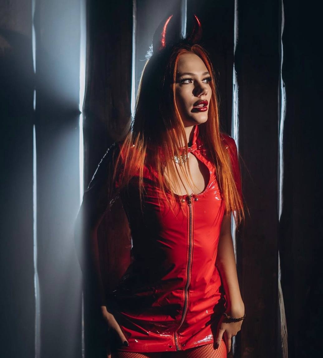 Дамира привлекальеная девушка из Курильск цена от 4000 руб