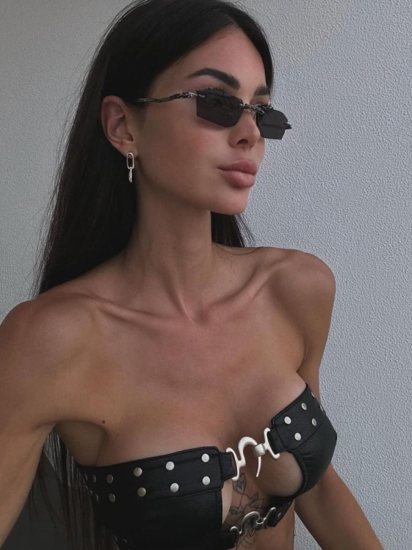 Энн привлекательная девушка из Курильск цена от 6000 руб